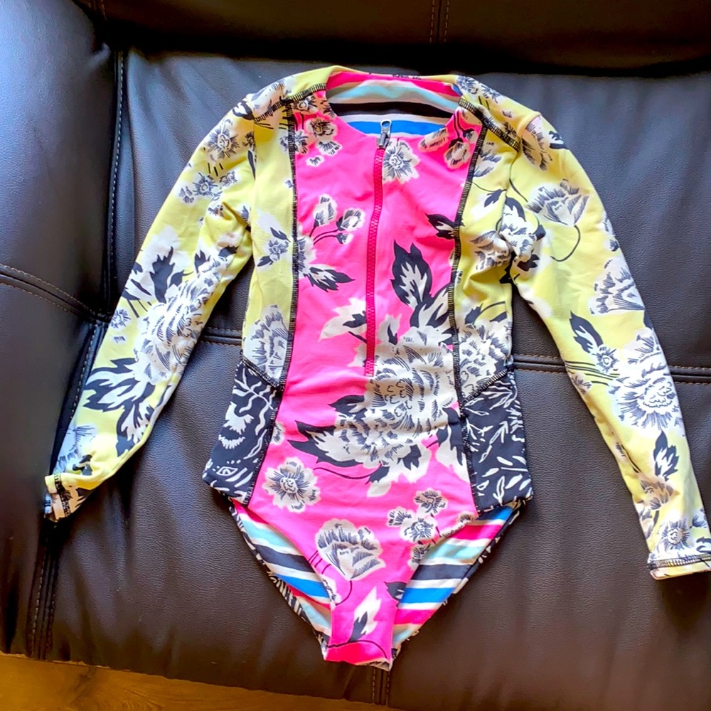 Maaji reversible one piece. Zips up.
